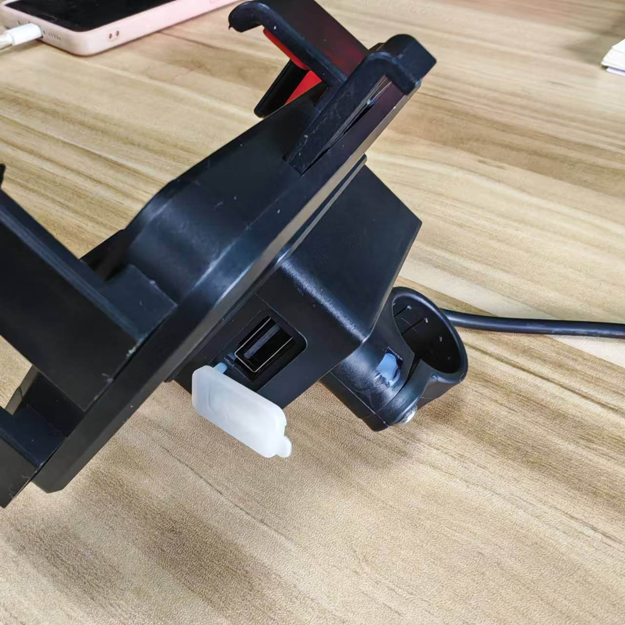 Phone holder for ebike rechargeable